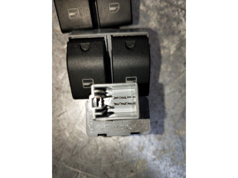 Recambio de mando elevalunas delantero izquierdo para volkswagen polo (9n3) advance referencia OEM IAM 6Q0959858A  