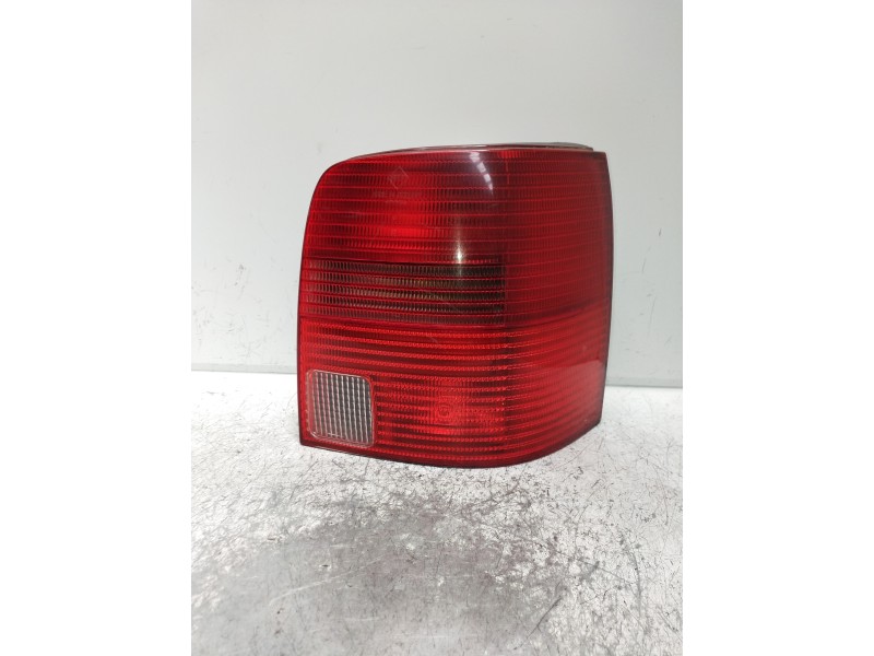 Recambio de piloto trasero derecho para volkswagen passat variant (3b5) comfortline referencia OEM IAM   