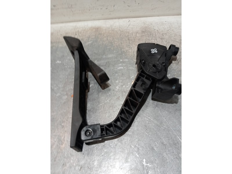 Recambio de potenciometro pedal para hyundai i40 style blue referencia OEM IAM 327263Z000  