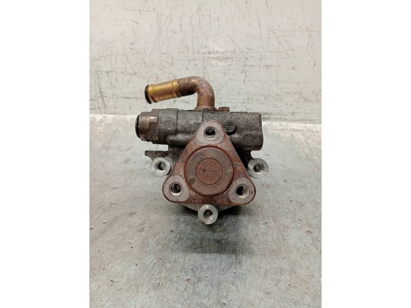 Recambio de bomba direccion para volkswagen passat variant (3b5) comfortline referencia OEM IAM 8D0145177Q  