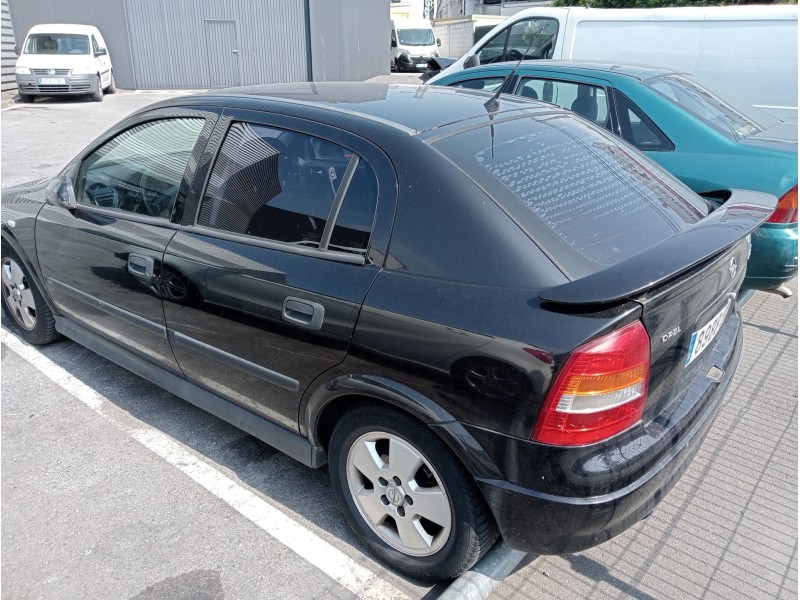 opel astra g berlina del año 2002