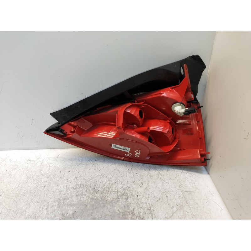 Recambio de piloto trasero izquierdo para renault megane ii berlina 5p confort dynamique referencia OEM IAM 8200413214 89071676 