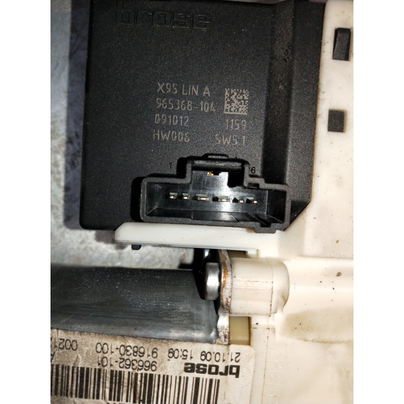 Recambio de elevalunas trasero izquierdo para renault megane iii sport tourer dynamique referencia OEM IAM 827210008R 920040100 