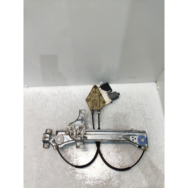 Recambio de elevalunas trasero izquierdo para renault megane iii sport tourer dynamique referencia OEM IAM 827210008R 920040100 