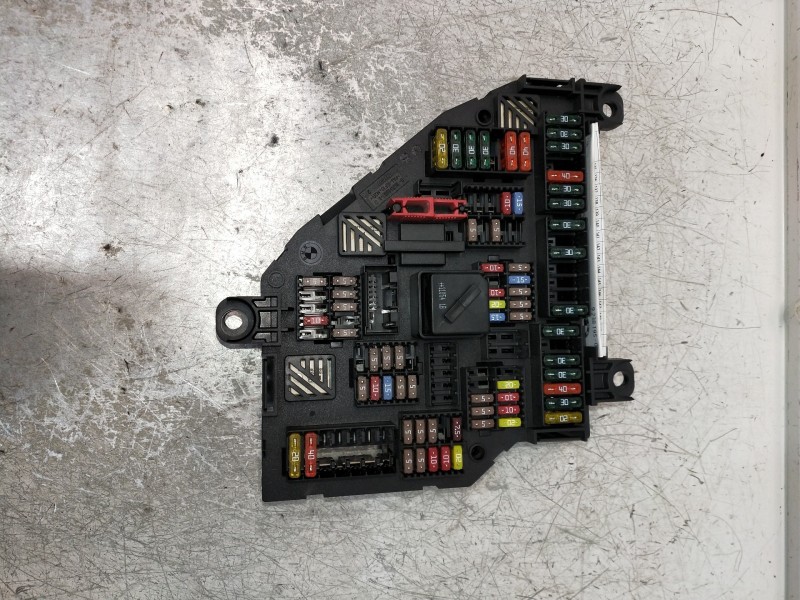 Recambio de caja reles / fusibles para subaru tribeca b9 classic referencia OEM IAM 923442301  