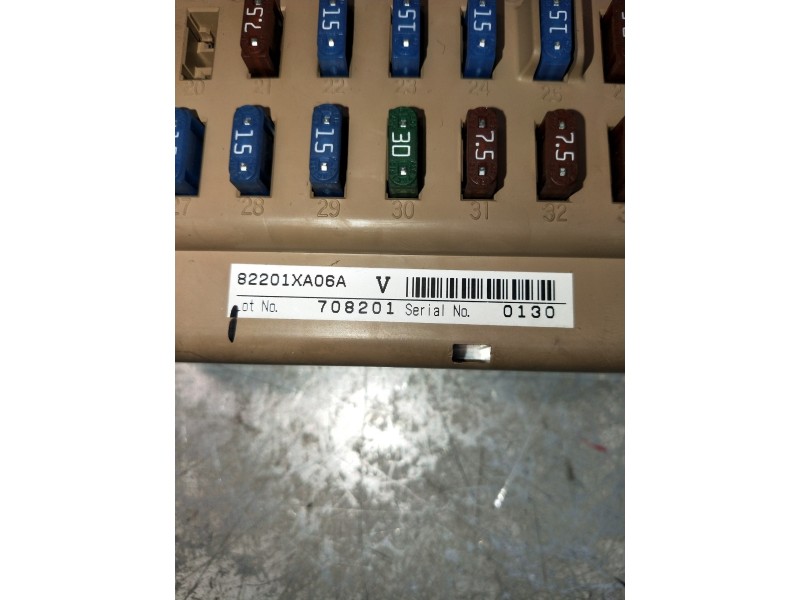 Recambio de caja reles / fusibles para subaru tribeca b9 classic referencia OEM IAM 82201XA06A  