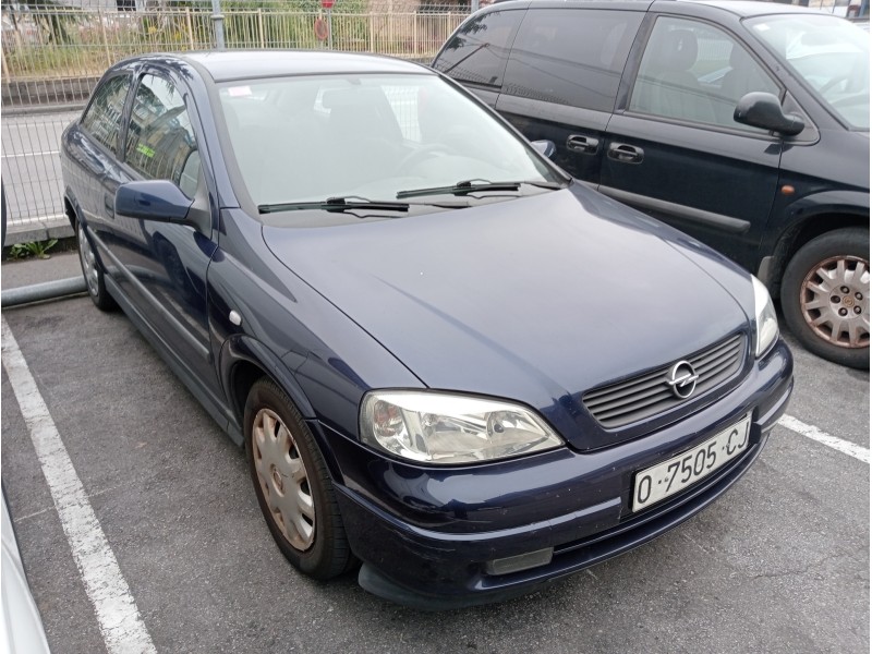 opel astra g berlina del año 2000