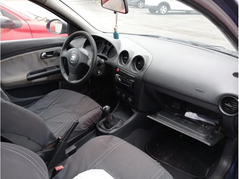 seat ibiza (6l1) del año 2003
