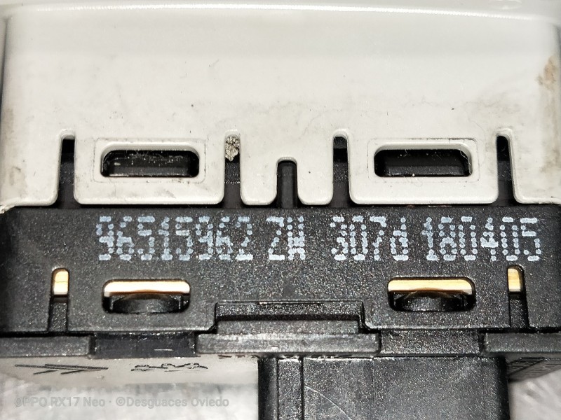 Recambio de mando elevalunas delantero derecho para citroen c5 berlina lx (e) referencia OEM IAM 96515962 180405 5P