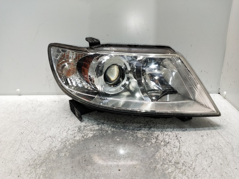 Recambio de faro derecho para subaru tribeca b9 classic referencia OEM IAM 5DV00900000  XENÓN