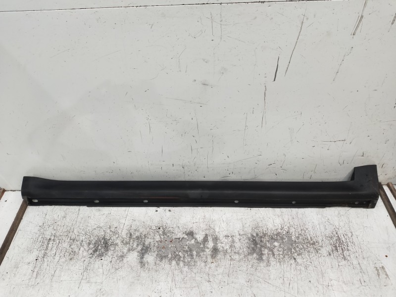 Recambio de faldon lateral para subaru tribeca b9 classic referencia OEM IAM   DERECHO