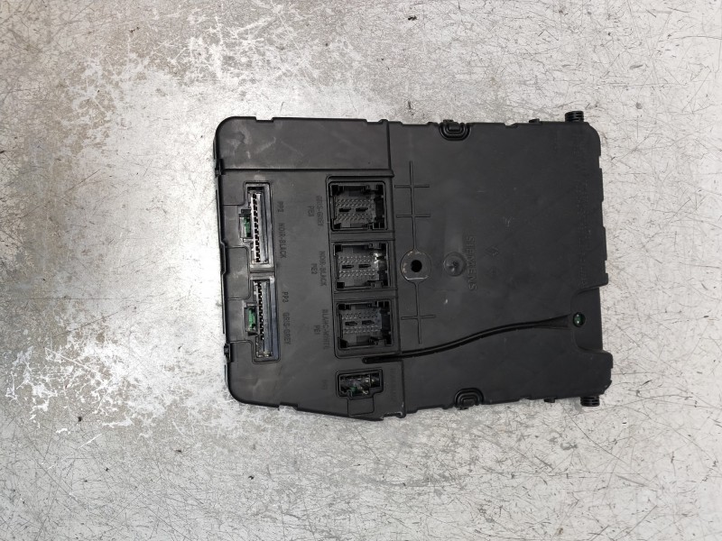 Recambio de caja reles / fusibles para renault scenic ii authentique referencia OEM IAM 8200525384 S118400150D 