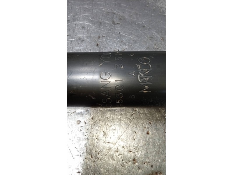 Recambio de amortiguador trasero derecho para ssangyong tivoli 1.6 turbodiesel cat referencia OEM IAM 4530135101  