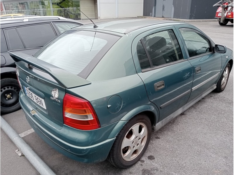 opel astra g berlina del año 2001