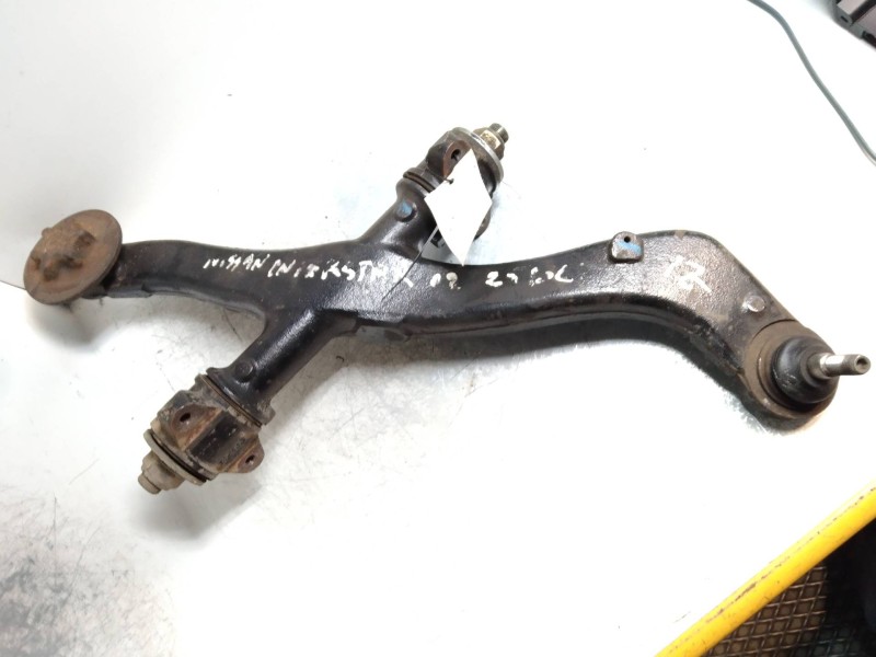 Recambio de brazo suspension inferior delantero izquierdo para nissan interstar (x70) referencia OEM IAM   