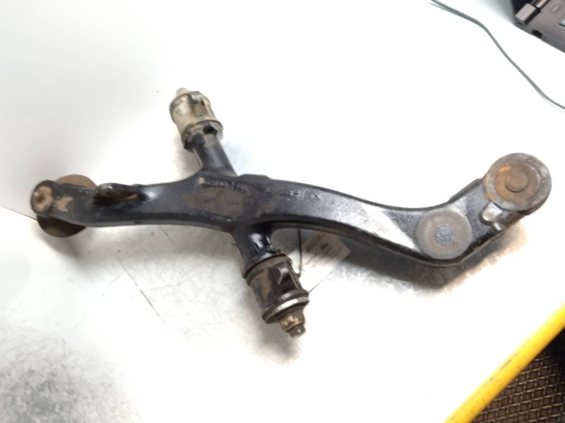 Recambio de brazo suspension inferior delantero izquierdo para nissan interstar (x70) referencia OEM IAM   