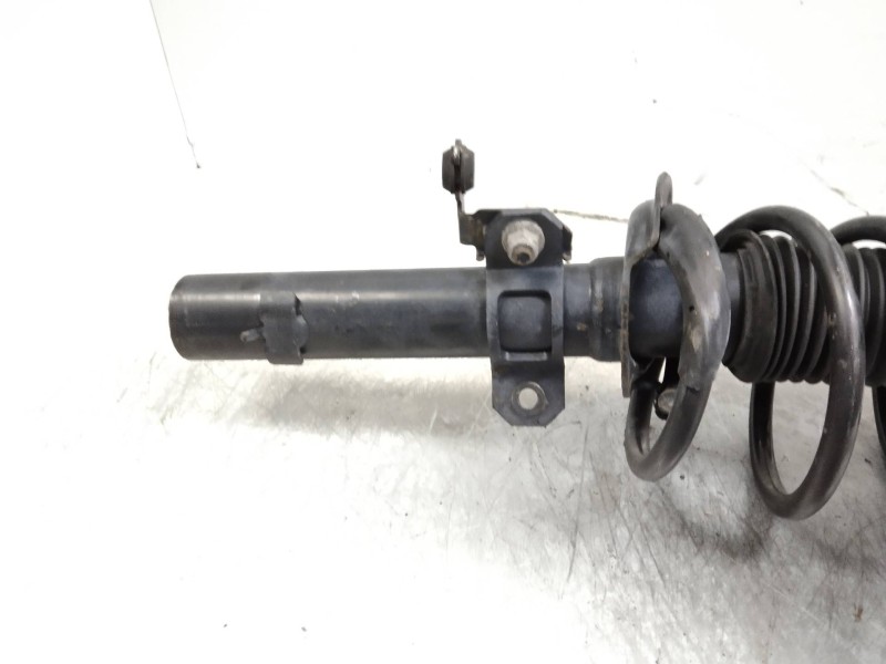 Recambio de amortiguador delantero izquierdo para ford mondeo turnier (ge) 2.0 tdci td cat referencia OEM IAM 335922  