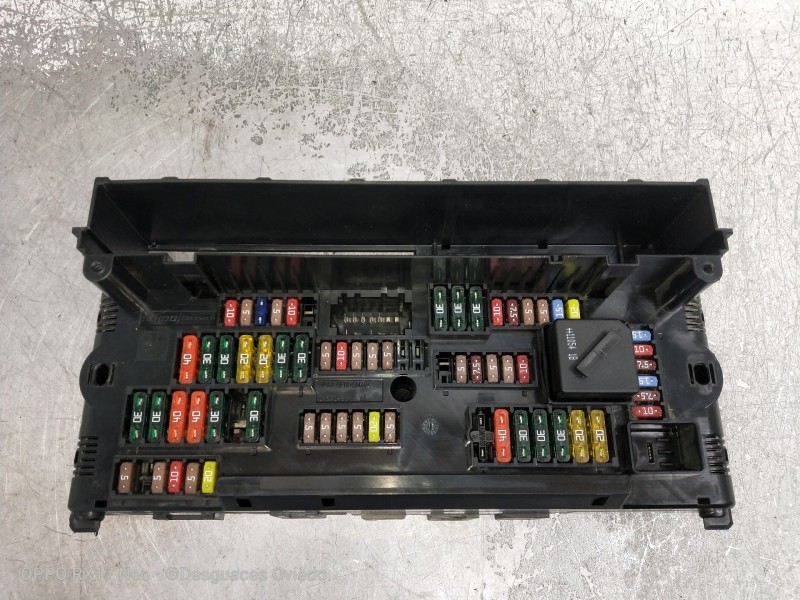 Recambio de caja reles / fusibles para bmw serie 7 (f01/f02) 740d xdrive referencia OEM IAM 217033442E 923442101 06021101527324