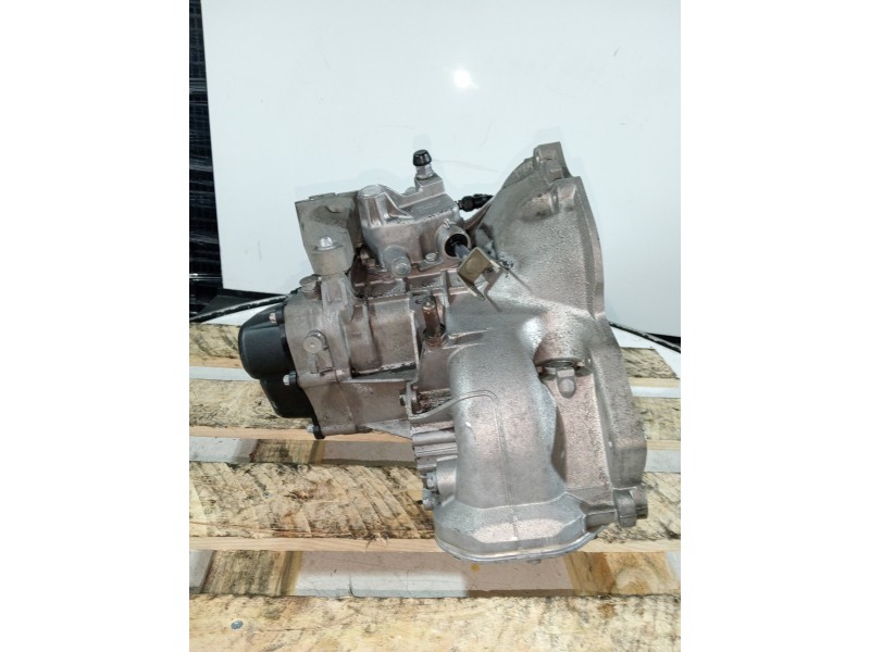 Recambio de caja cambios para opel astra gtc navi referencia OEM IAM A08438436T 463945 5V
