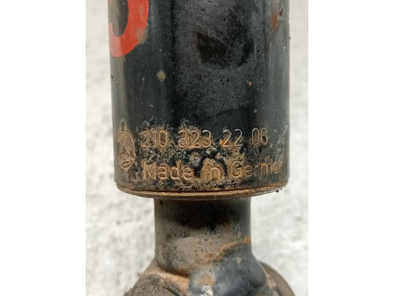 Recambio de amortiguador delantero izquierdo para mercedes clase e (w210) berlina diesel 300 diesel (210.020) referencia OEM IAM