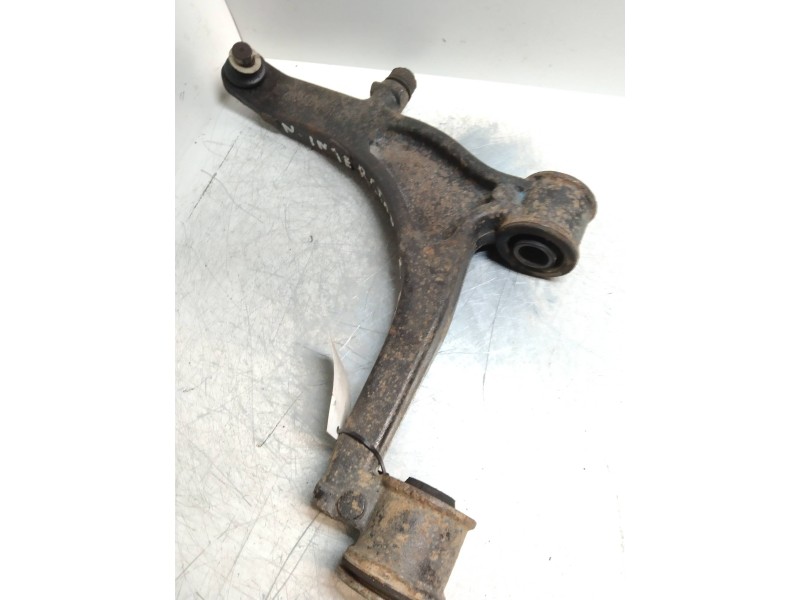 Recambio de brazo suspension inferior delantero izquierdo para nissan interstar (x70) referencia OEM IAM   