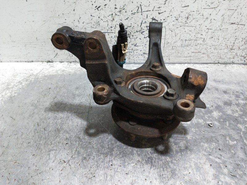 Recambio de mangueta delantera derecha para chevrolet captiva 2.0 vcdi ls referencia OEM IAM   