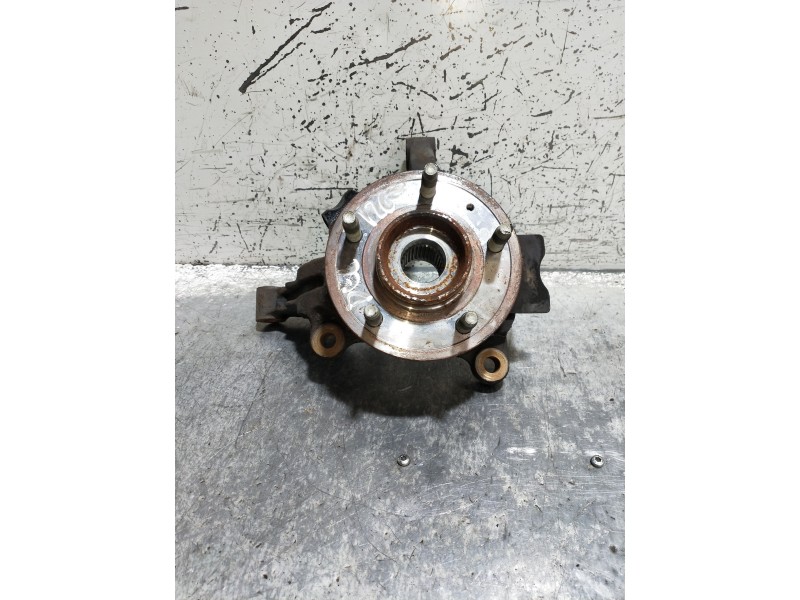 Recambio de mangueta delantera izquierda para chevrolet captiva 2.0 vcdi ls referencia OEM IAM   