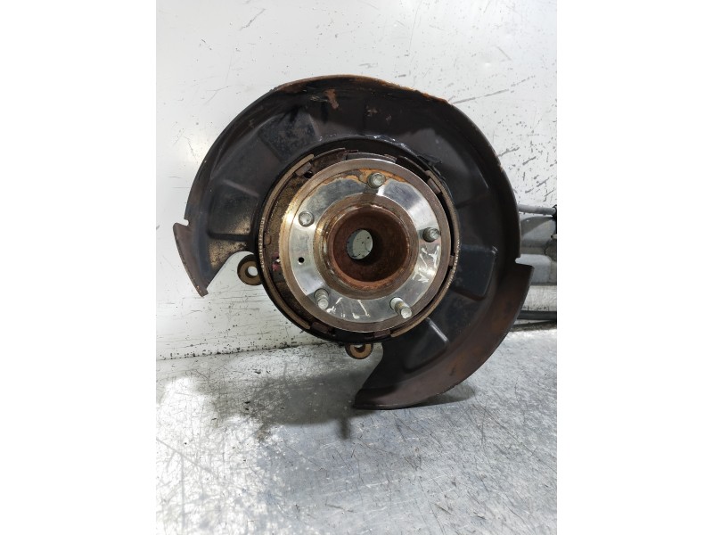 Recambio de mangueta trasera izquierda para chevrolet captiva 2.0 vcdi ls referencia OEM IAM   