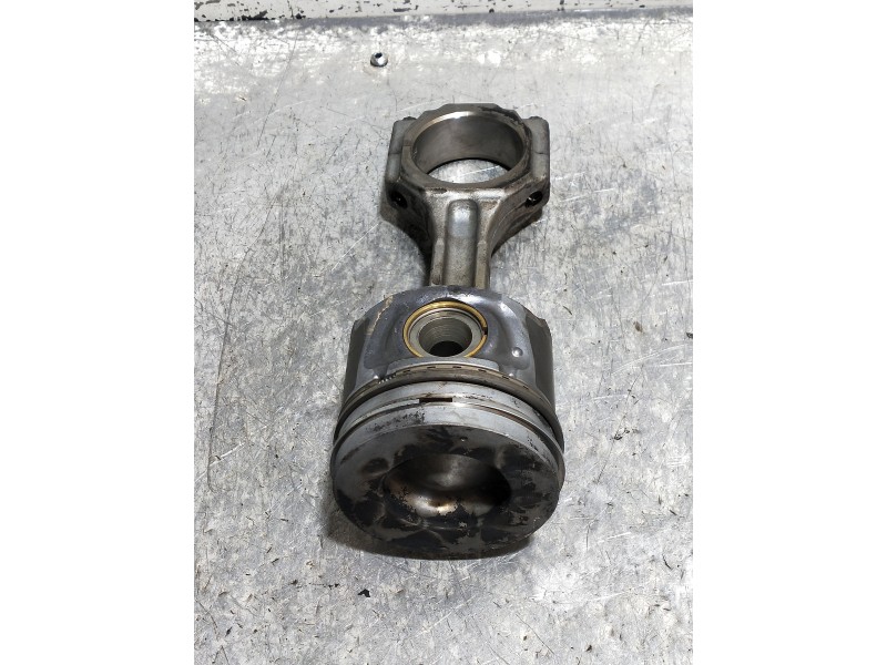 Recambio de piston para chevrolet captiva 2.0 vcdi ls referencia OEM IAM   
