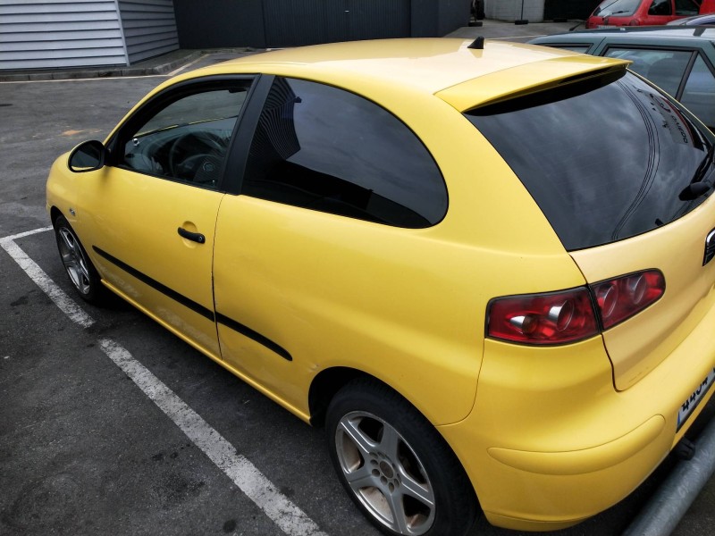 seat ibiza (6l1) del año 2002