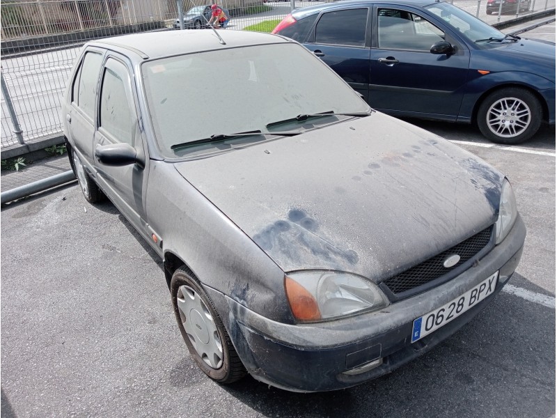 ford fiesta berlina (dx) del año 2001