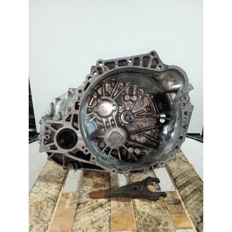 Recambio de caja cambios para toyota corolla verso (r1) 2.2 d-4d luna referencia OEM IAM 6085307  6V