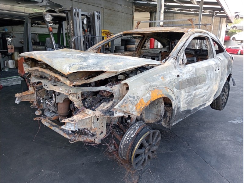 opel astra gtc del año 2005