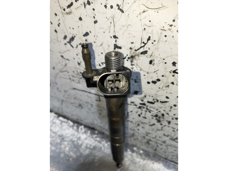 Recambio de inyector para bmw serie 7 (f01/f02) 740d xdrive referencia OEM IAM 780543003  