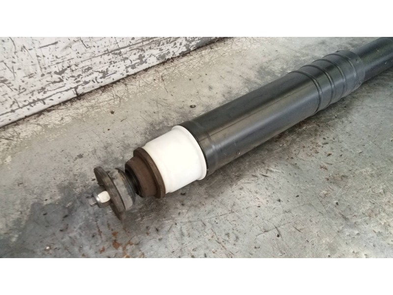 Recambio de amortiguador trasero derecho para renault zoe referencia OEM IAM 562108289R  