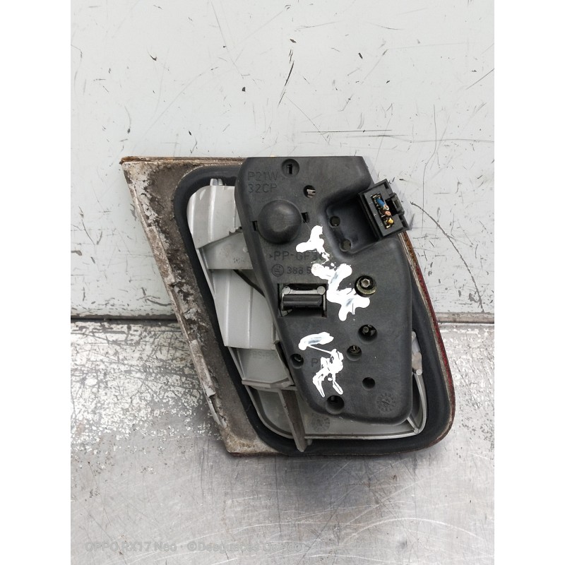 Recambio de piloto trasero izquierdo interior para bmw serie 3 berlina (e46) 320d referencia OEM IAM 6907938 060579 