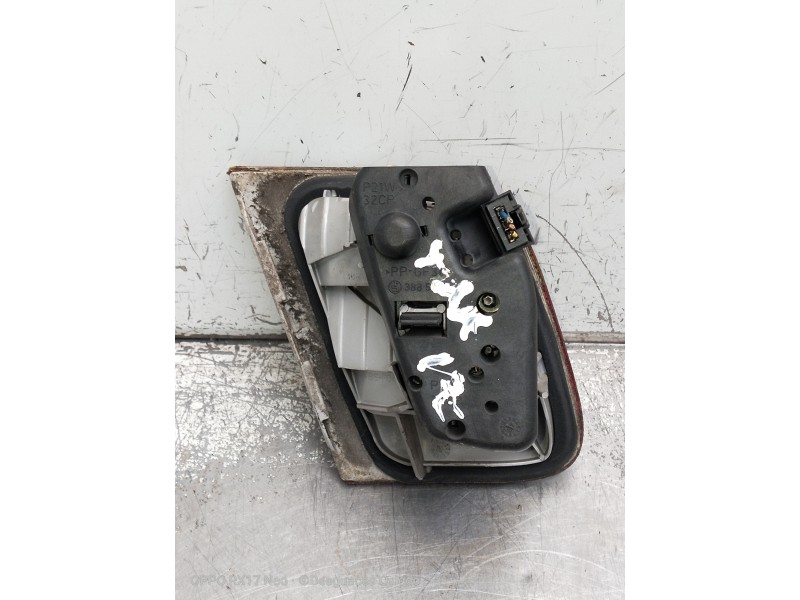 Recambio de piloto trasero izquierdo interior para bmw serie 3 berlina (e46) 320d referencia OEM IAM 6907938 060579 