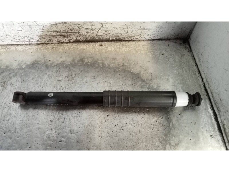 Recambio de amortiguador trasero izquierdo para renault zoe referencia OEM IAM 562108289R  