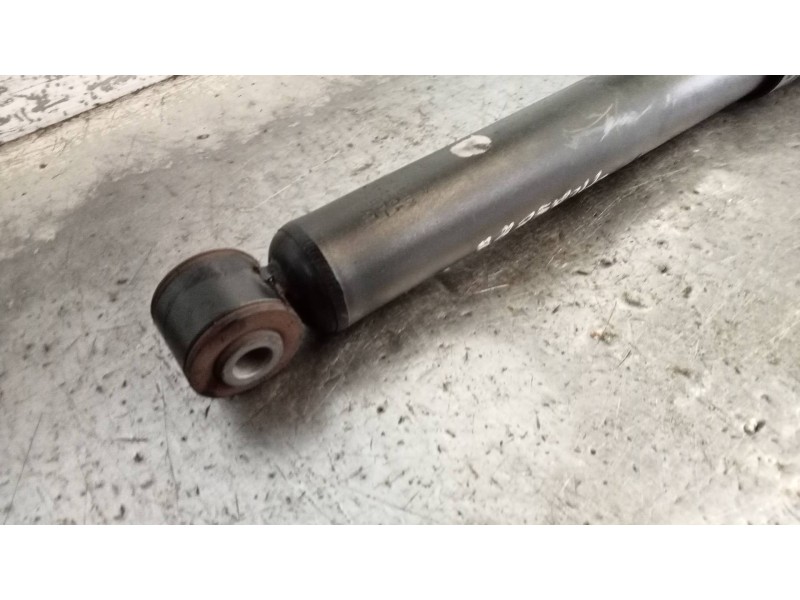 Recambio de amortiguador trasero izquierdo para renault zoe referencia OEM IAM 562108289R  