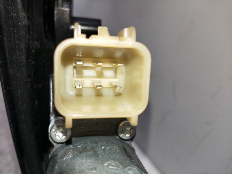 Recambio de elevalunas delantero izquierdo para ford mondeo lim. hybrid vignale referencia OEM IAM C04393102  4P