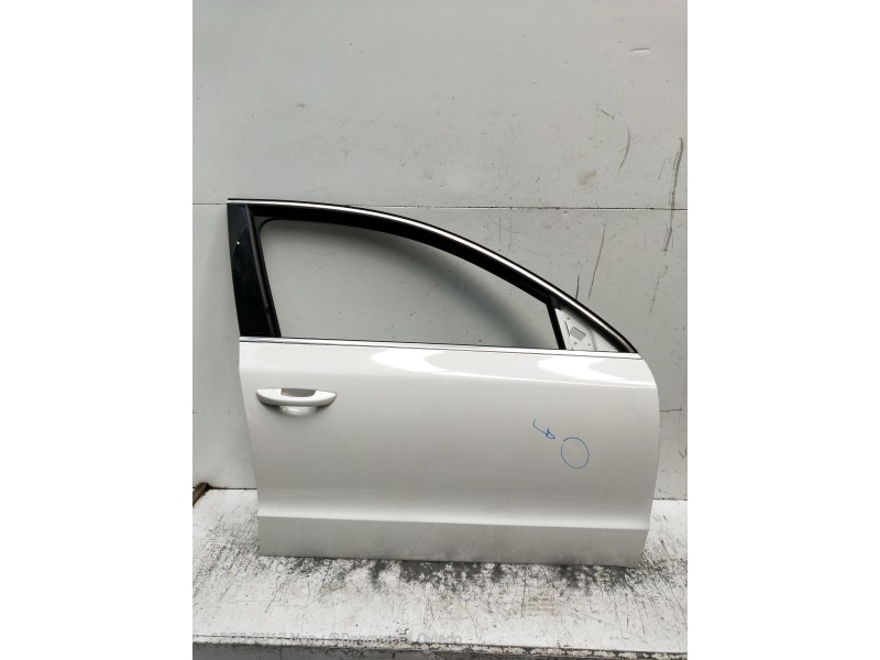 Recambio de puerta delantera derecha para skoda superb combi (3t5) 2.0 tdi dpf referencia OEM IAM   5P
