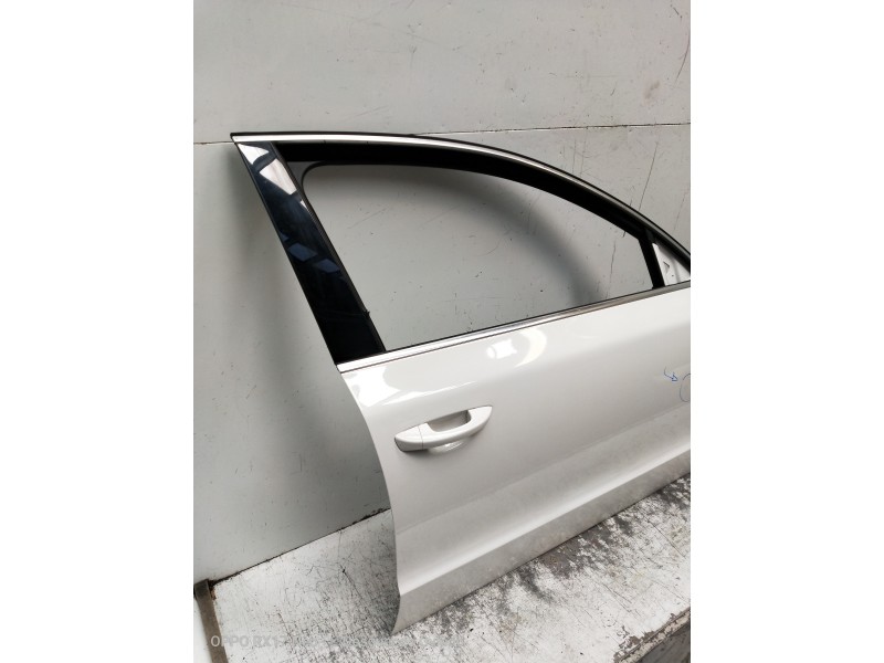 Recambio de puerta delantera derecha para skoda superb combi (3t5) 2.0 tdi dpf referencia OEM IAM   5P
