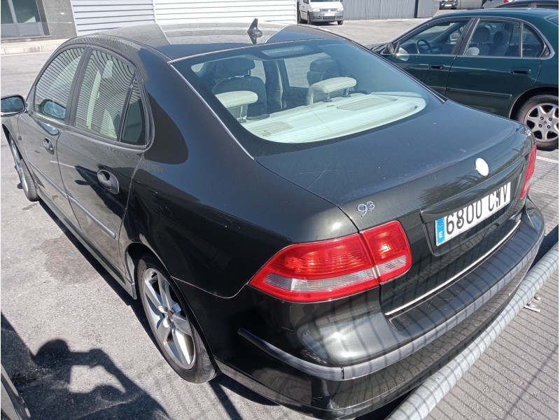 saab 9-3 berlina del año 2004
