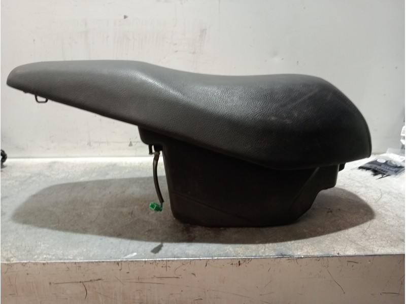 Recambio de asiento para sym orbit 50 2t referencia OEM IAM   