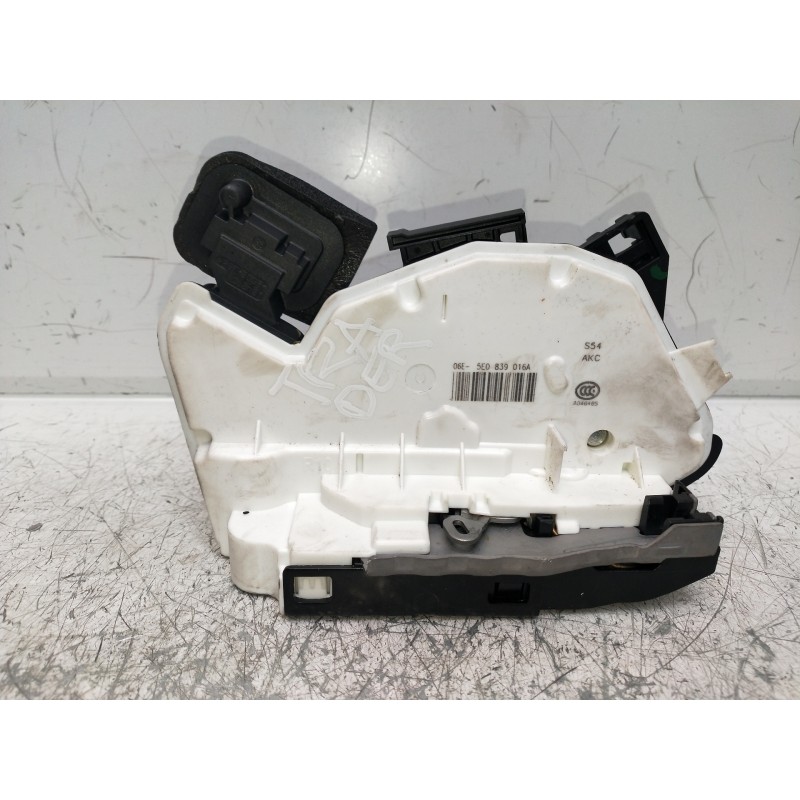 Recambio de motor cierre centralizado trasero derecho para skoda spaceback (5h) 1.4 tdi dpf referencia OEM IAM 5E0839016A  5P