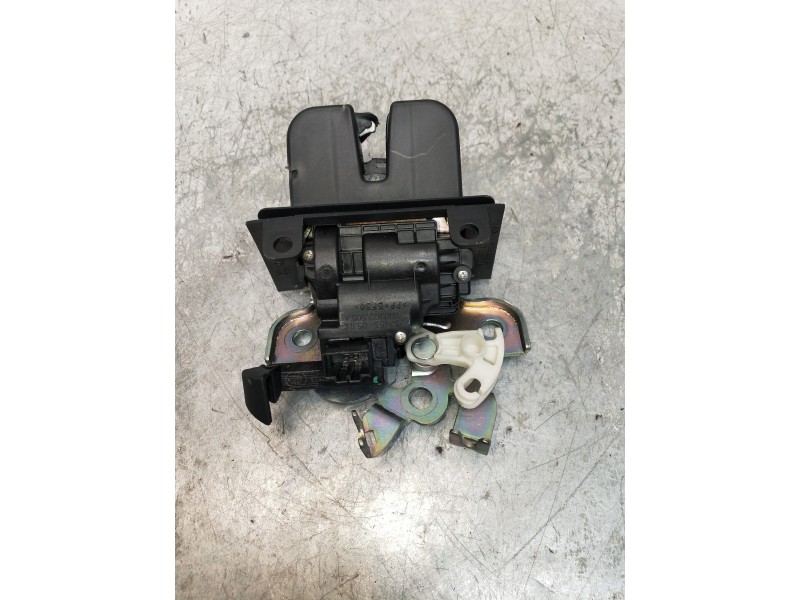 Recambio de motor cierre centralizado porton para skoda spaceback (5h) 1.4 tdi dpf referencia OEM IAM 8R0827505A  5P