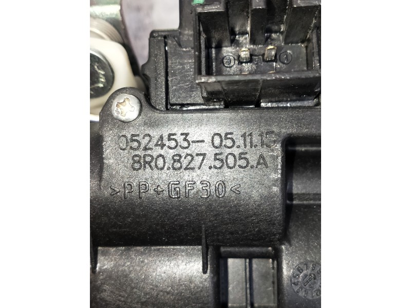 Recambio de motor cierre centralizado porton para skoda spaceback (5h) 1.4 tdi dpf referencia OEM IAM 8R0827505A  5P