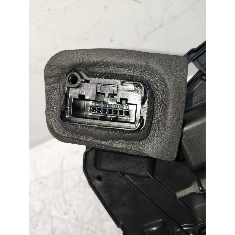 Recambio de motor cierre centralizado trasero izquierdo para skoda spaceback (5h) 1.4 tdi dpf referencia OEM IAM 5E0839015A  5P