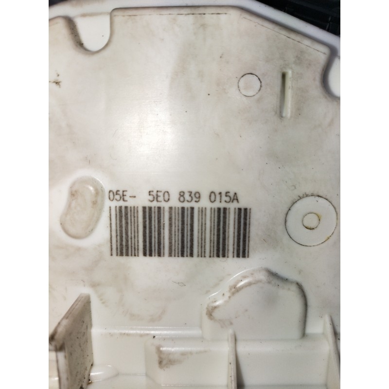 Recambio de motor cierre centralizado trasero izquierdo para skoda spaceback (5h) 1.4 tdi dpf referencia OEM IAM 5E0839015A  5P