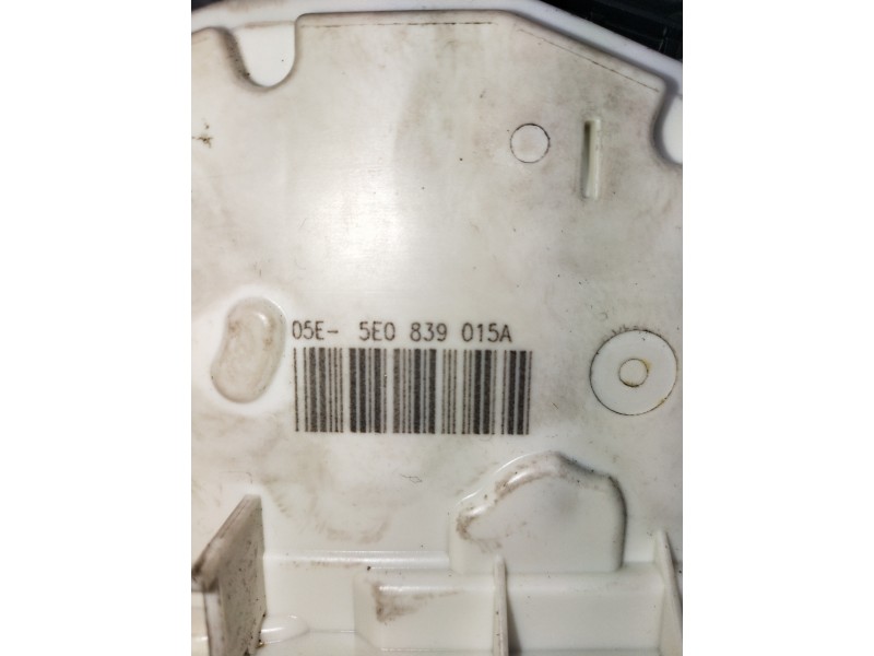 Recambio de motor cierre centralizado trasero izquierdo para skoda spaceback (5h) 1.4 tdi dpf referencia OEM IAM 5E0839015A  5P
